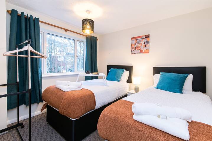 Holiday rental for 7 people, with garden, with pets in Coventry