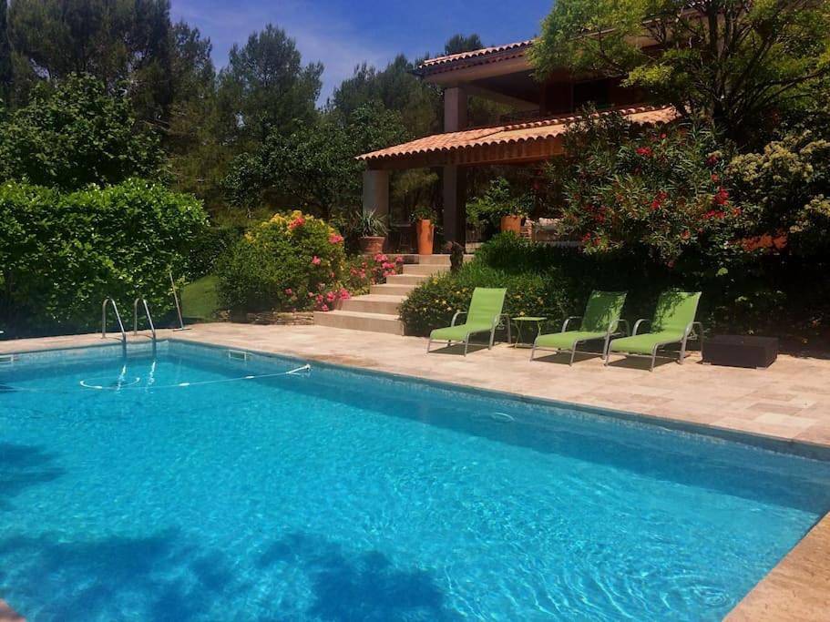 Appartement entier, Appartement T3 dans propriété de 5000m2 avec piscine in Venelles, Région d'Aix-en-Provence