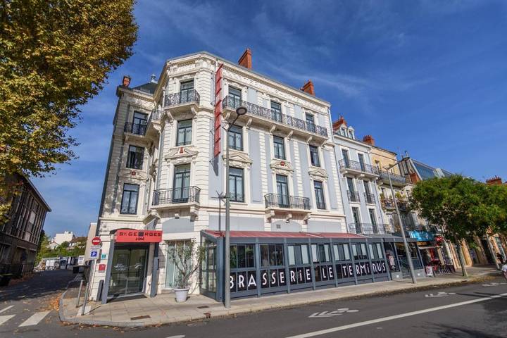Hôtel pour 4 personnes, avec sauna dans Gare De Chalon Sur Saone