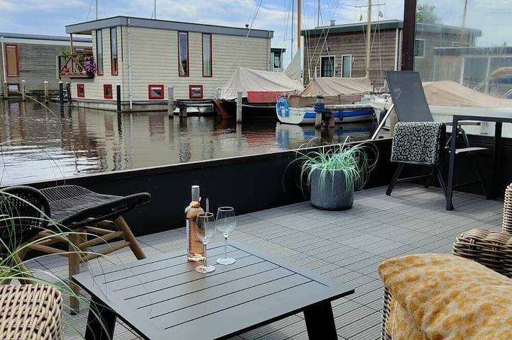 Hausboot für 2 Personen, mit Sauna und Whirlpool sowie Terrasse - 1