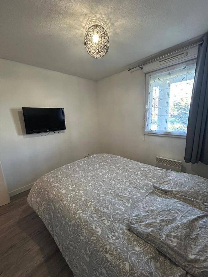 Appartement entier, T2 cosy, calme et 2 Parking privé avec Piscine in Aucamville, Toulouse et ses environs