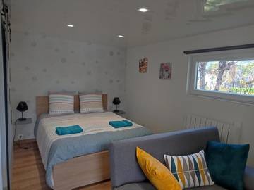 Gîte pour 4 personnes, avec terrasse à Égletons