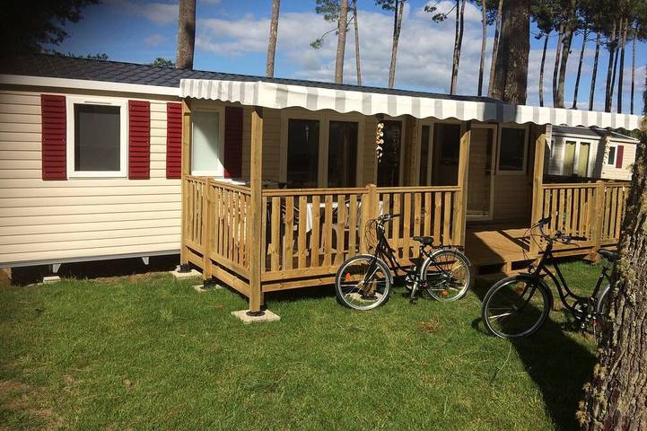 Camping pour 6 personnes à Saint-Julien-en-Born