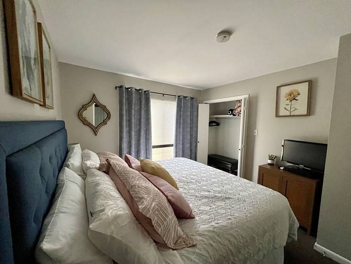 Vacation rental for 4 people, with yard and pool as well as balcony in Hot Springs