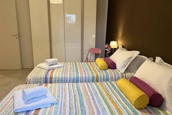 Appartement entier, Bnbook- Via Torino Train Station in Rho, Province de Milan