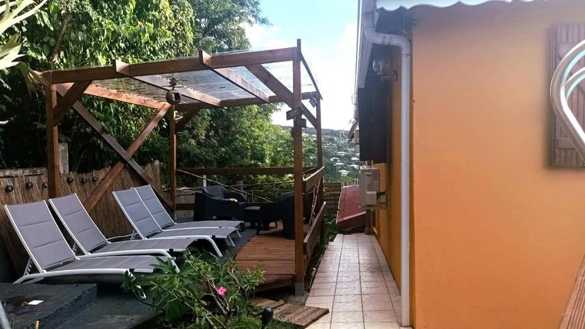 Location de vacances pour 9 personnes, avec piscine ainsi que vue et jardin dans Plage de Ferry - 2