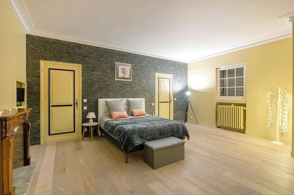 6 bedroom villa with swimming pool in Champcueil, Parc naturel régional du Gâtinais français
