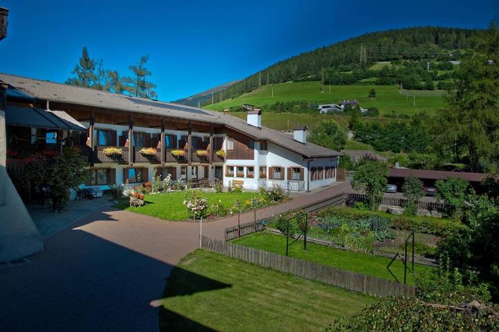Hotel für 2 Personen, mit Garten und Ausblick in Sterzing