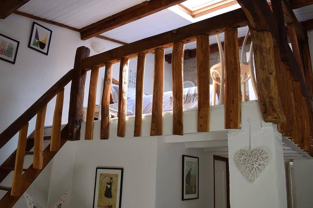 Gites Champfort. Renovated old Charente farmhouse with heated pool in Saint-Vallier, Charente