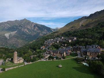 Gîte pour 3 personnes, avec terrasse et vue dans Vallee De Boi