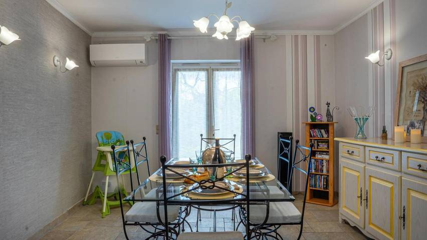 Location de vacances pour 8 personnes, avec terrasse ainsi que jacuzzi et jardin, adapté aux familles à Lauraguel - 3