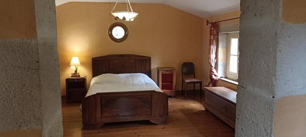 Location de vacances pour 10 personnes, avec vue ainsi que piscine et terrasse à Saint-Front-de-Pradoux - 3