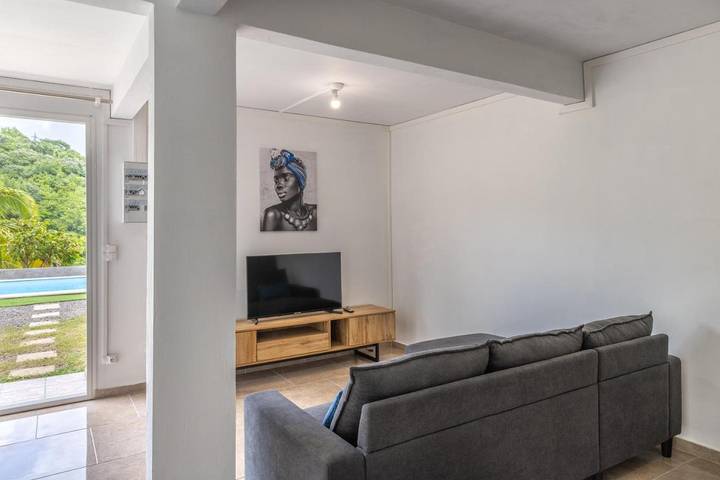 Appartement de vacances pour 7 personnes, avec jardin ainsi que vue et piscine