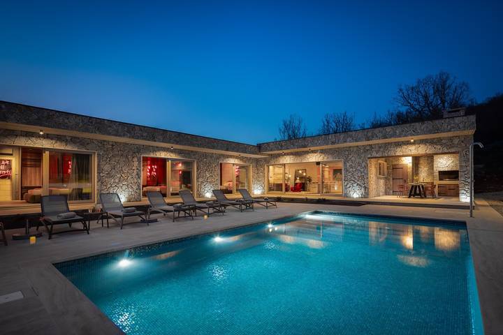Contemporary Villa Fantazija – A Luxurious Retreat in Dicmo in Dalmatinisches Zagora