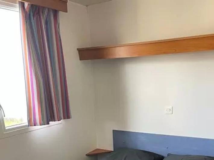 Mobil home pour 4 personnes, avec bassin pour enfant à Saint-Sornin - 3