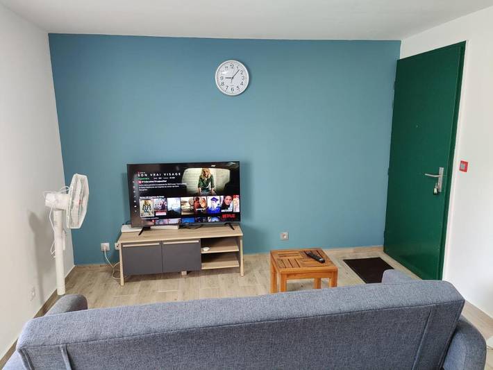 Gîte pour 3 personnes, avec terrasse à Sainte-Suzanne