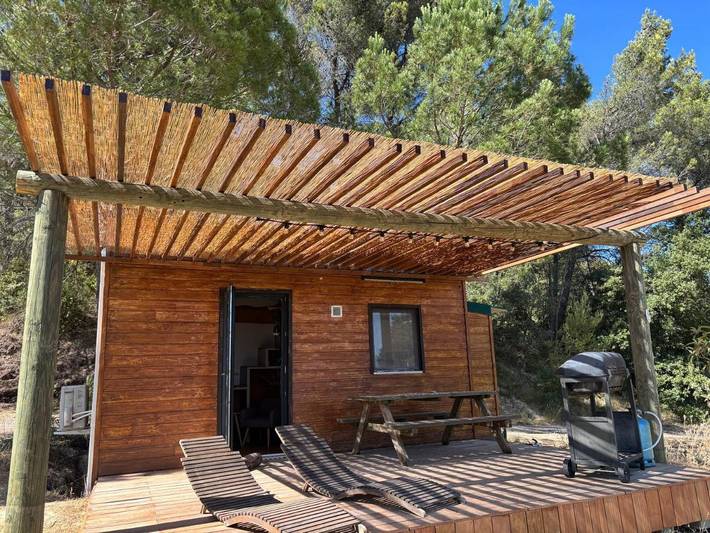 Chalet pour 2 personnes, avec Terrasse et Jardin ainsi que Piscine et Vue