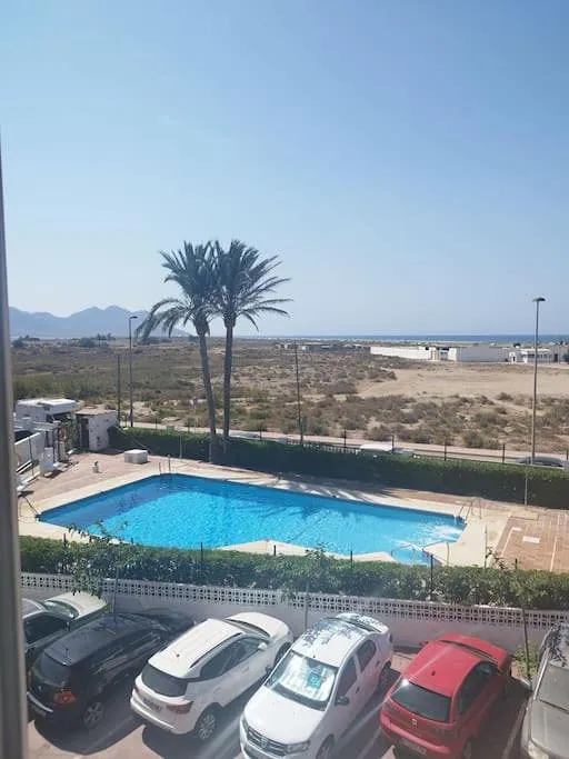 Apartamento de vacaciones para 3 personas, con piscina además de balcón y vistas - 1