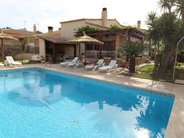 Ferienhaus für 14 Personen, mit Garten in Riumar