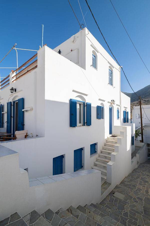 To Steno in Sifnos