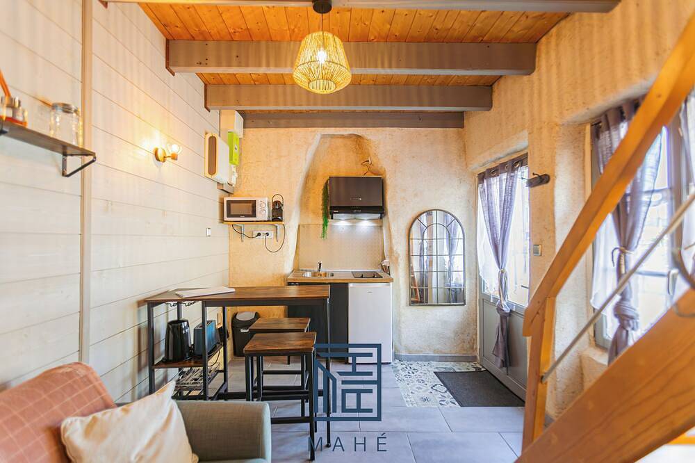 The little house in the port of Tréguier in Tréguier, Costa de granito rosa