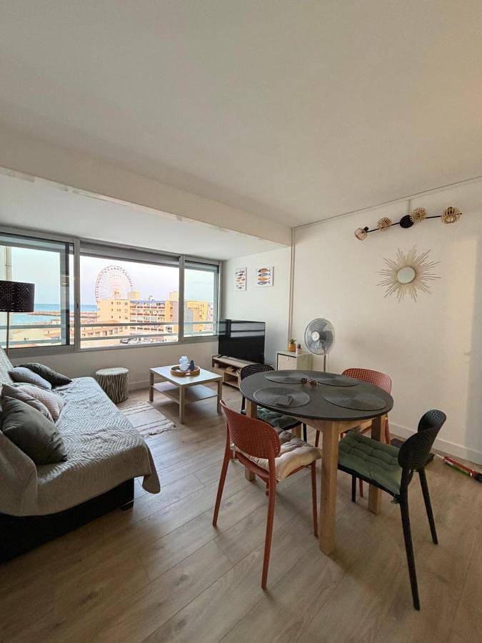 Appartement de vacances pour 3 personnes, avec Balcon ainsi que Piscine et Vue