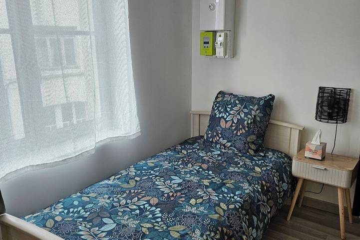 Entire apartment, Studio Cosy Centre Valenciennes Station and streetcar on foot in Valenciennes, Valenciennes region