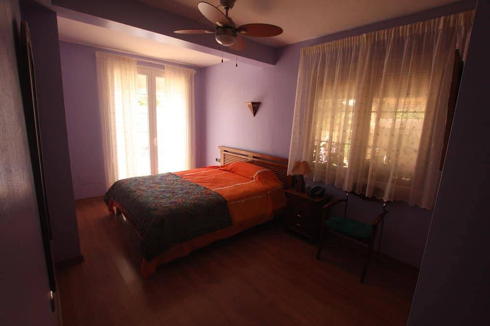 Fantastische Villa mit 3 Schlafzimmern 10 Minuten wak zum Strand in Torrevieja Centre, Torrevieja