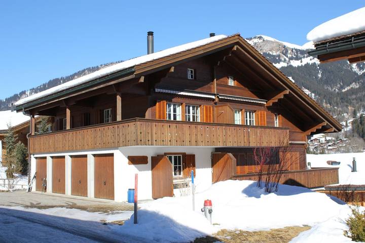 Ganze Ferienwohnung, Ferienwohnung für 4 Personen mit Balkon in Lenk im Simmental, Lenk