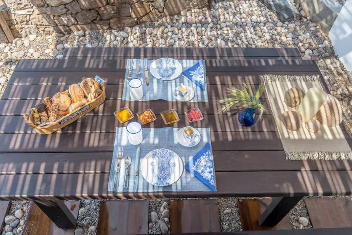 Gîte pour 4 personnes, avec Balcon et Terrasse ainsi que Jardin et Vue dans Adamas - 4
