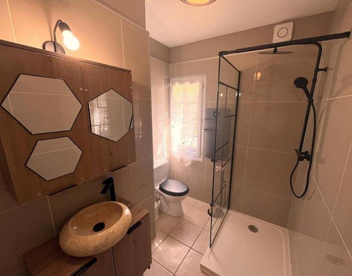 Gîte pour 4 personnes, avec vue et terrasse, animaux acceptés à La Destrousse - 4