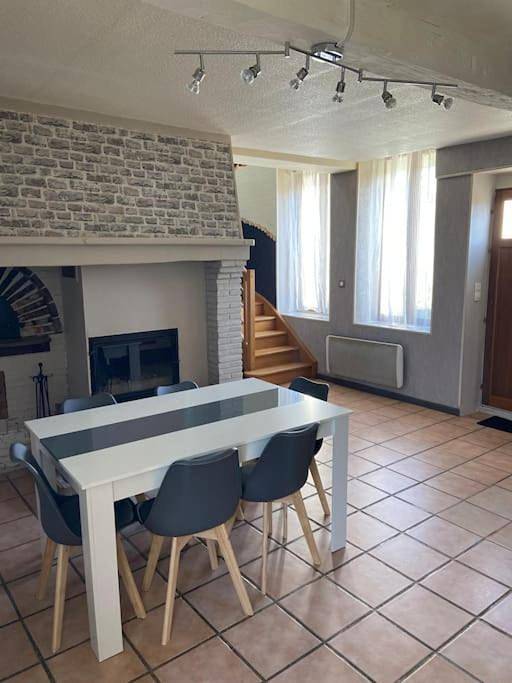 Gîte pour 5 personnes, avec balcon et jardin dans Lachy