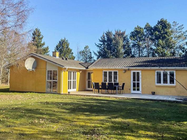 Feriehus for 8 personer, med Jacuzzi og Terrasse i Jerup