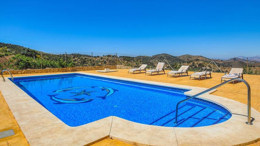 Location de vacances pour 14 personnes, avec balcon/terrasse et piscine à Casabermeja - 2