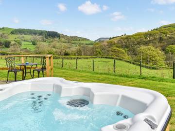 Glamping for 2 People in Powys, Mid-Wales, Photo 1