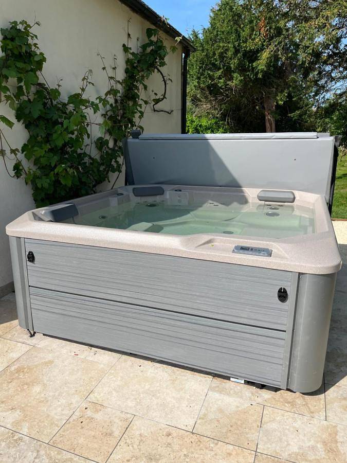 Location de vacances pour 12 personnes, avec jacuzzi et jardin à Épineuil-le-Fleuriel - 4