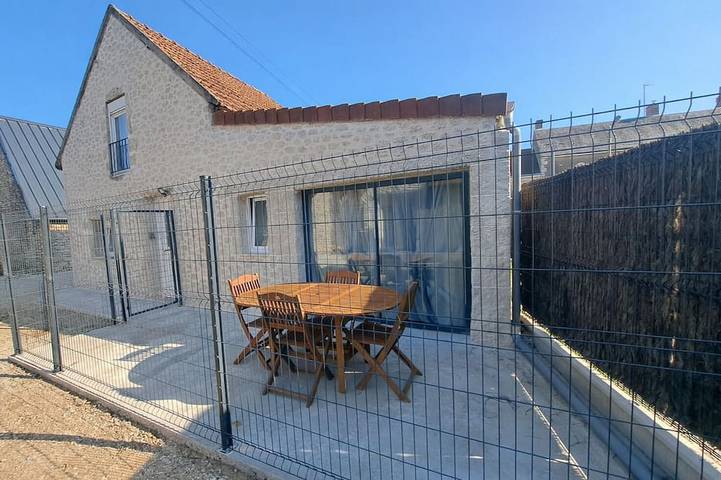 Location de vacances pour 5 personnes, avec terrasse, animaux acceptés dans La Chapelle-Saint-Martin-en-Plaine
