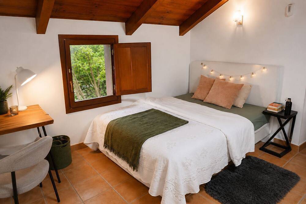 Privat guest room in family villa in nature close to Madrid in Las Rozas de Madrid, Madrid Province