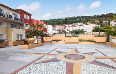 Cottage pour 2 personnes, avec terrasse et piscine à Callian