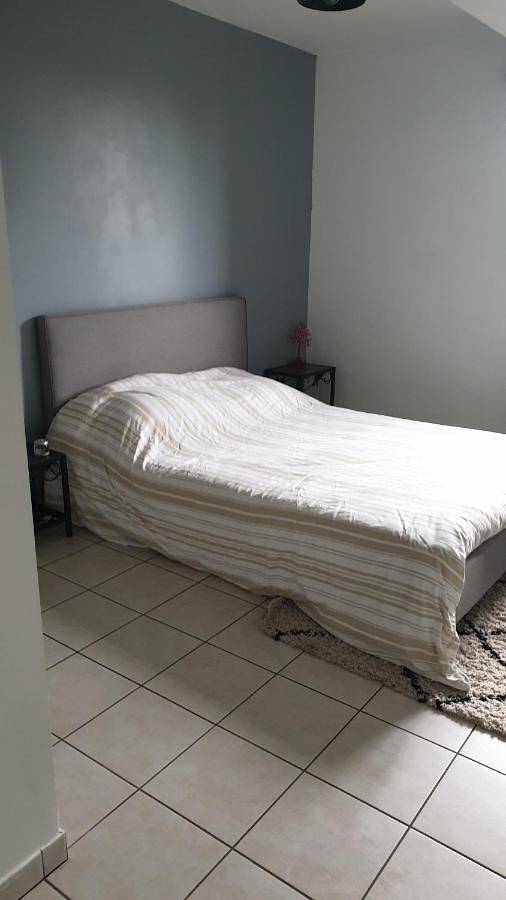 Gîte pour 6 personnes, avec terrasse et vue dans Prinsuéjols - 2