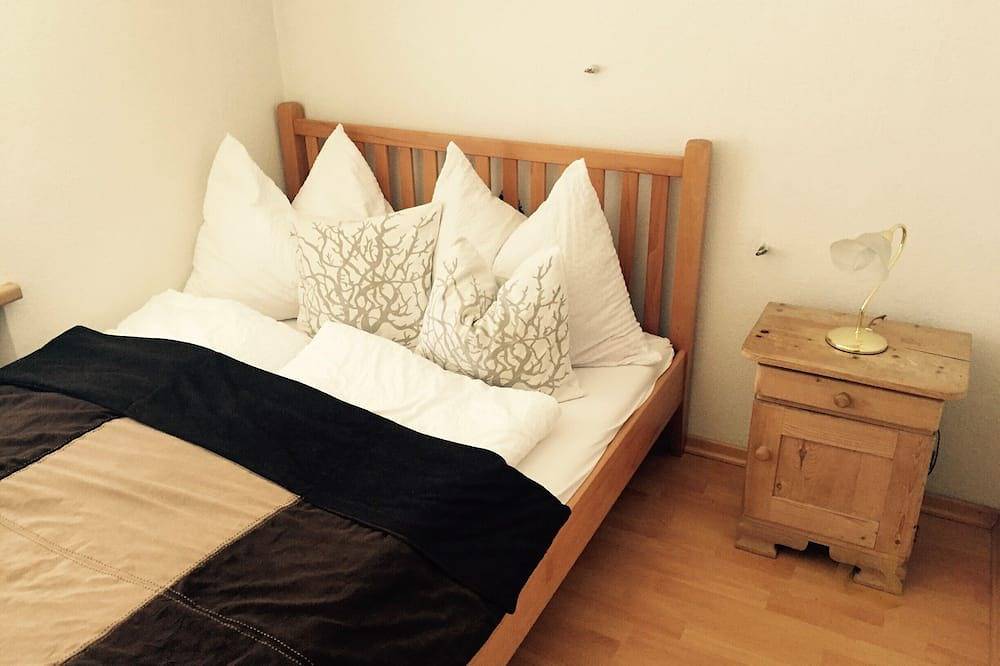 Ganze Wohnung, Gemütliche Ferienwohnung im Dorfzentrum mit Garten für 2- 6 Personen in Tuxer Alpen, Aschau im Zillertal