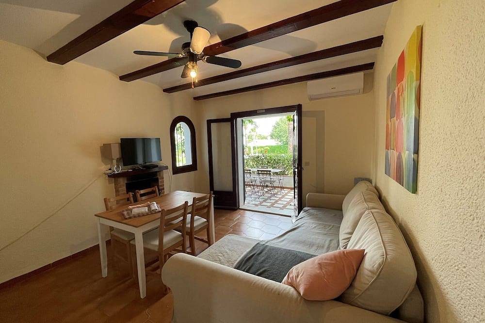 Entire apartment, Beautiful townhouse, comfortable and exterior, overlooking the garden. in La Sella, Pedreguer