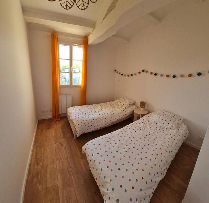 Location de vacances pour 6 personnes, avec vue et jardin à Périgny - 4