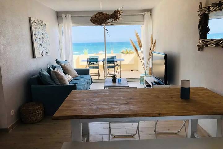 Appartement de vacances pour 4 personnes, avec piscine ainsi que vue et terrasse
