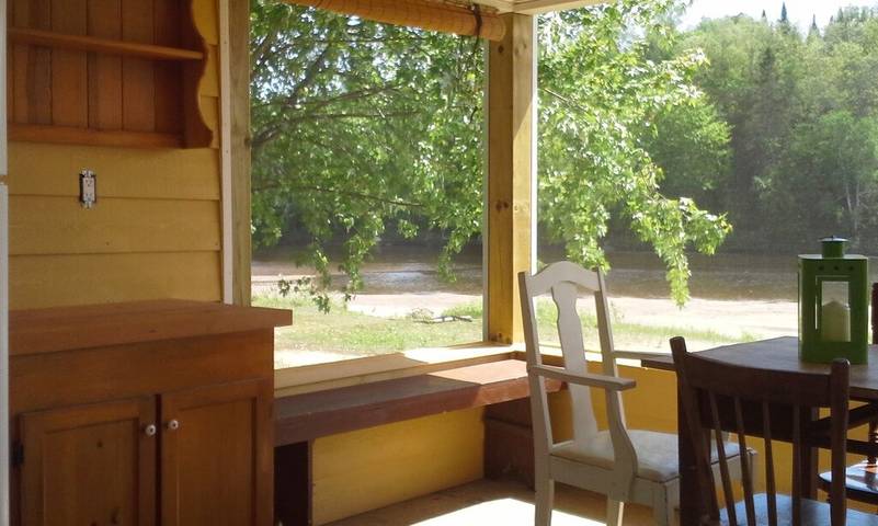 Chalet pour 8 personnes, avec terrasse dans Mont-Tremblant - 2