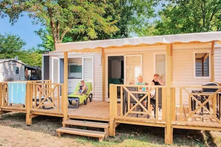 Camping pour 6 personnes à Sampzon