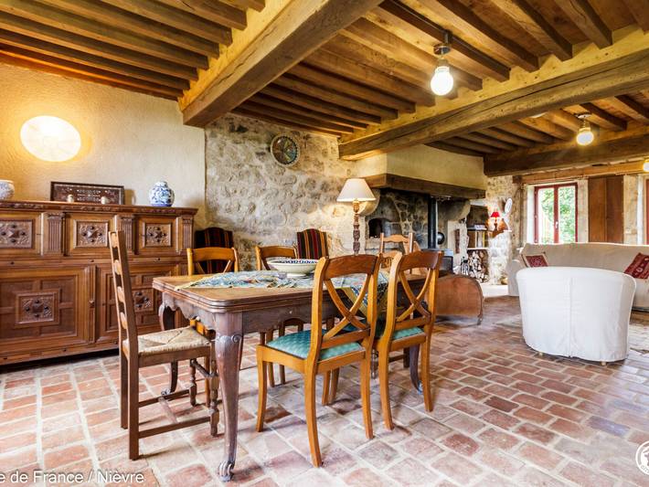 Landhaus mit Terrasse und Spielen im Morvan in Saint-Martin-du-Puy, Naturpark Morvan