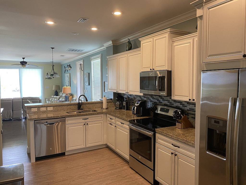 Sombrero Island Breeze 4Bd Pool Paradise (M#9) in Sombrero Beach, Marathon