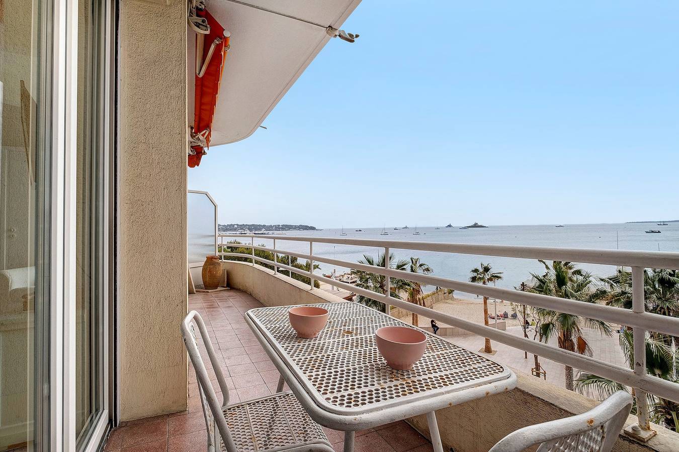 Appartement entier, Juan les Pins front de Mer 2P Palais Juan in Juan-les-Pins, Antibes