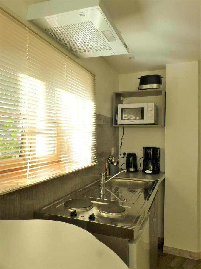 Location de vacances pour 2 personnes, avec jardin et vue, adapté aux familles à Locquénolé - 2